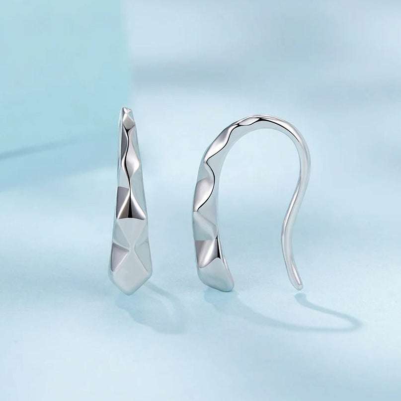 עגילי קו גאומטרי