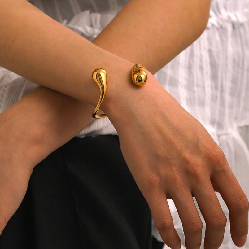 צמיד טיפה אסימטרית