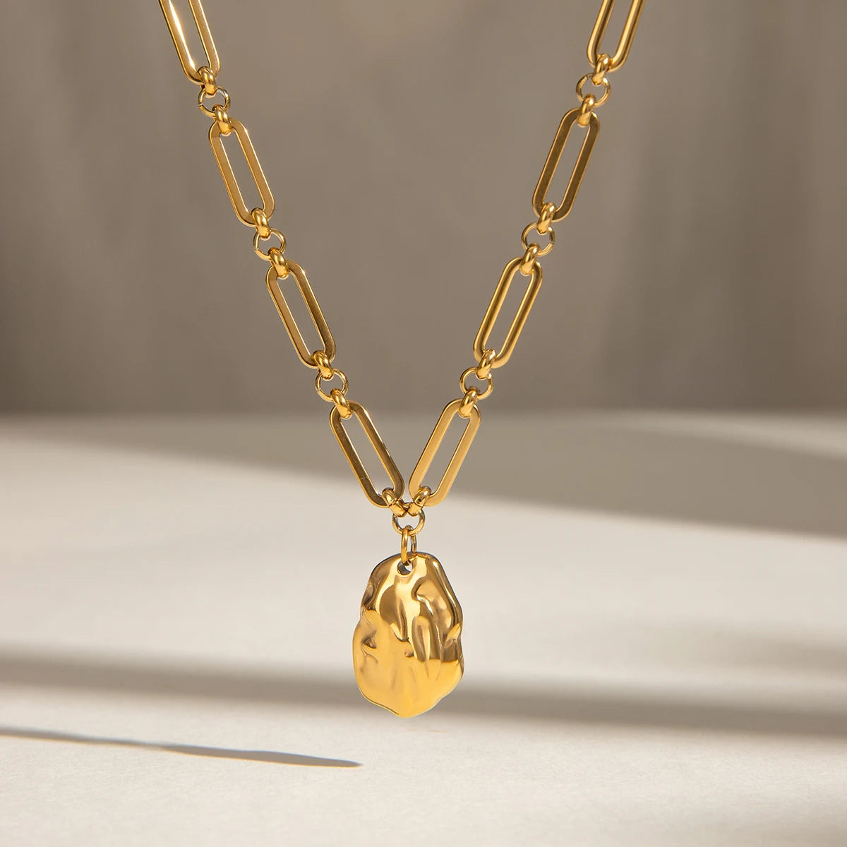 שרשרת תליון גאומטרית