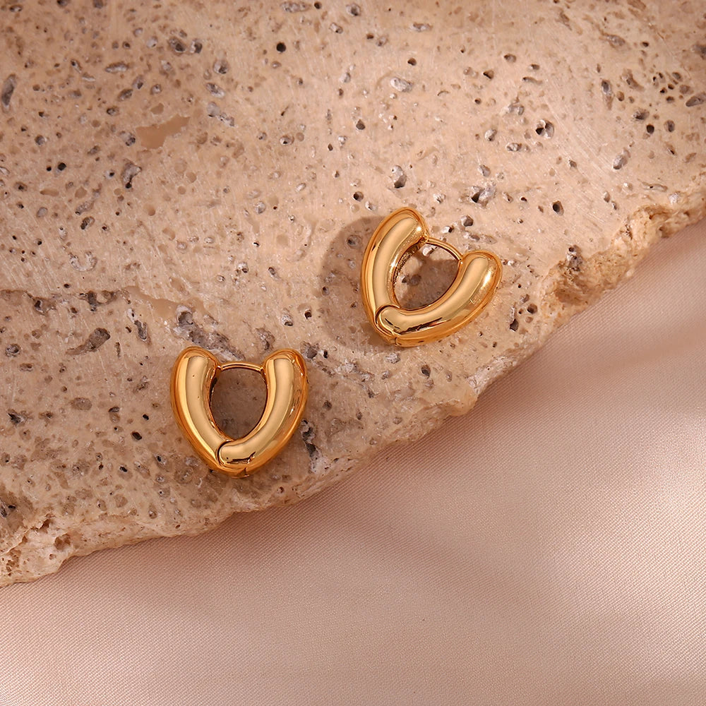 עגילי חישוק לב