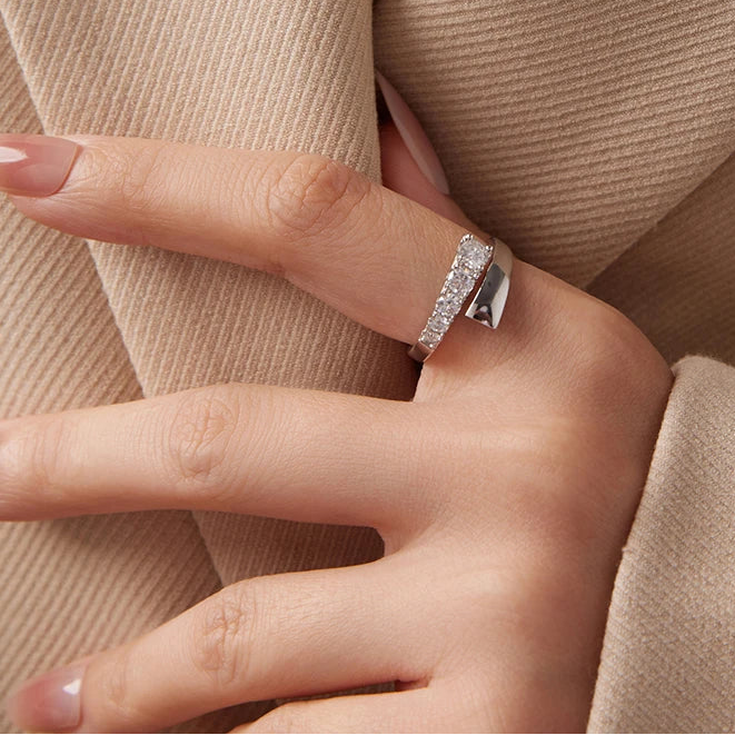 טבעת מואסנייט רב-אבנים