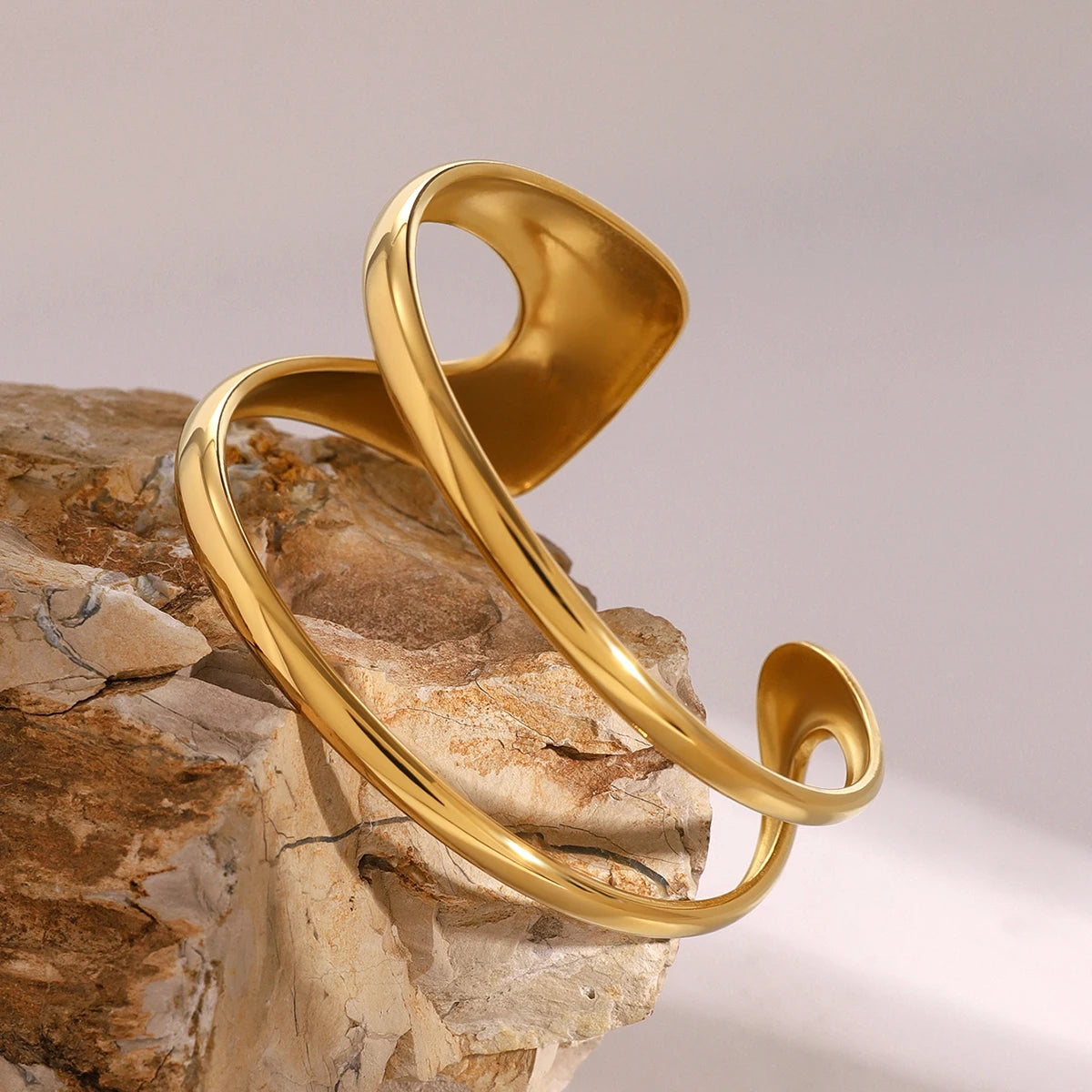 צמיד קשיח שלד