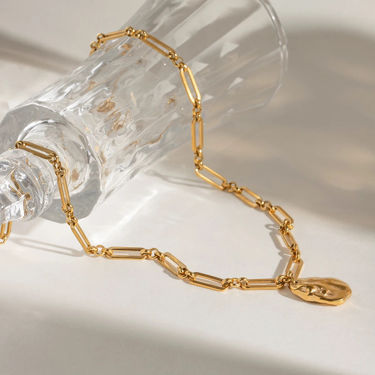 שרשרת תליון גאומטרית