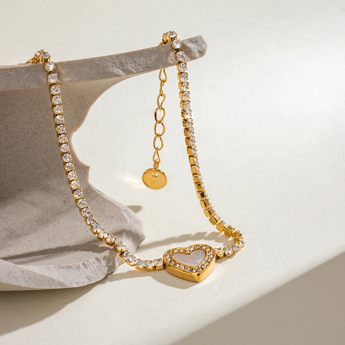 צמיד לב חלול עדין