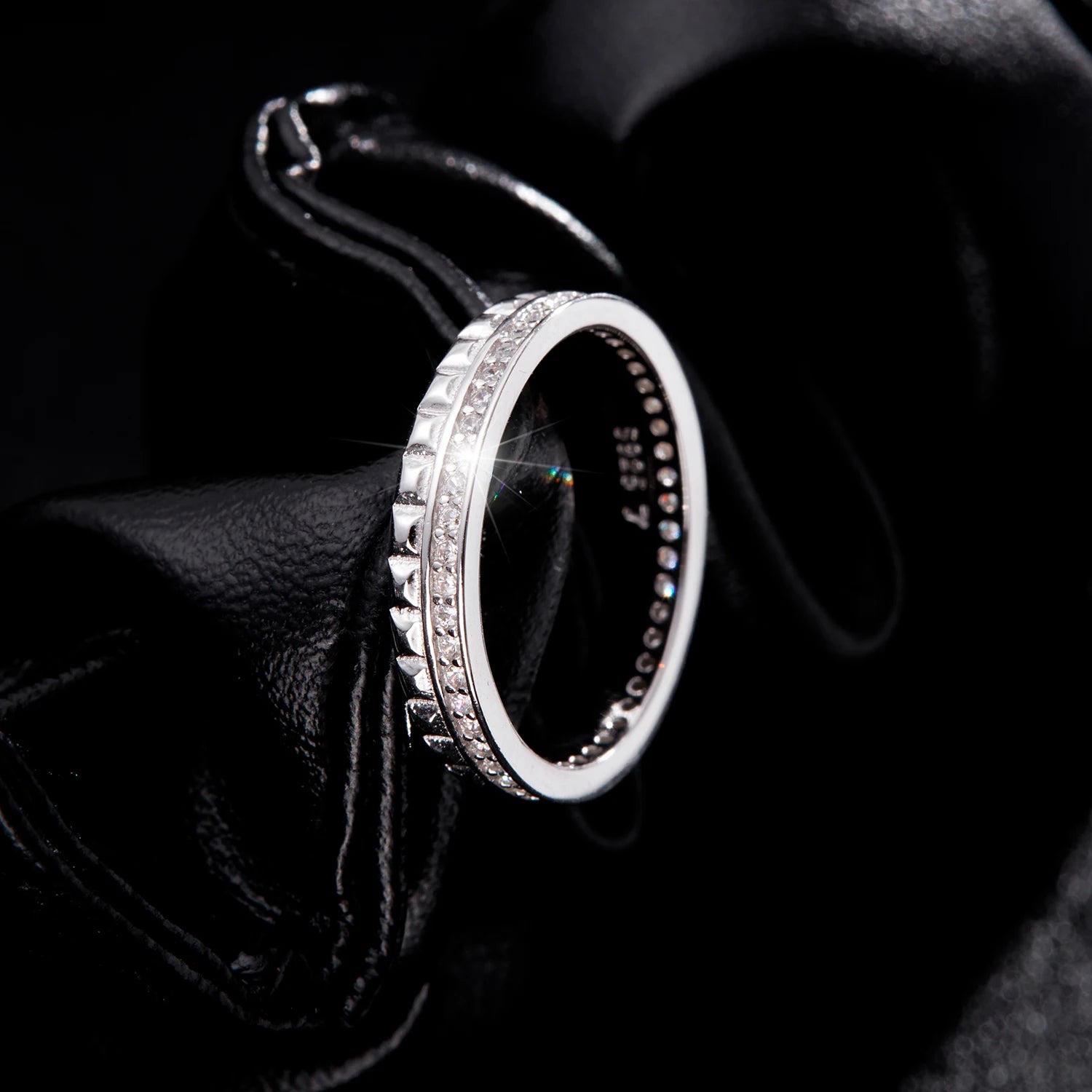 טבעת גיאוניה זירקון