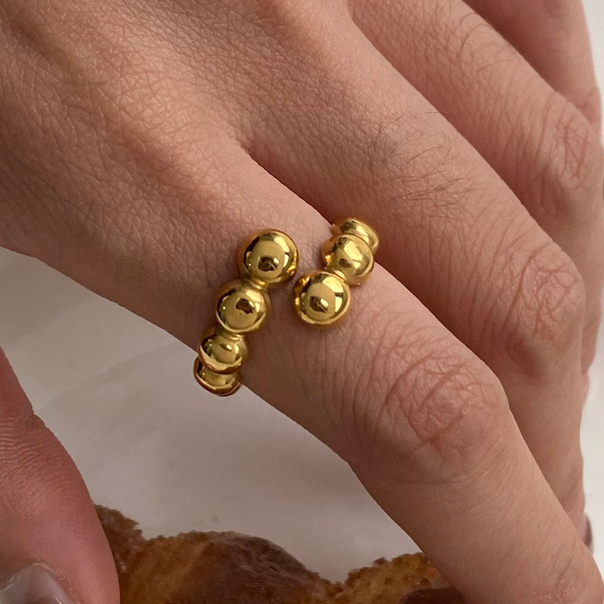 טבעת חרוזים בוהקת