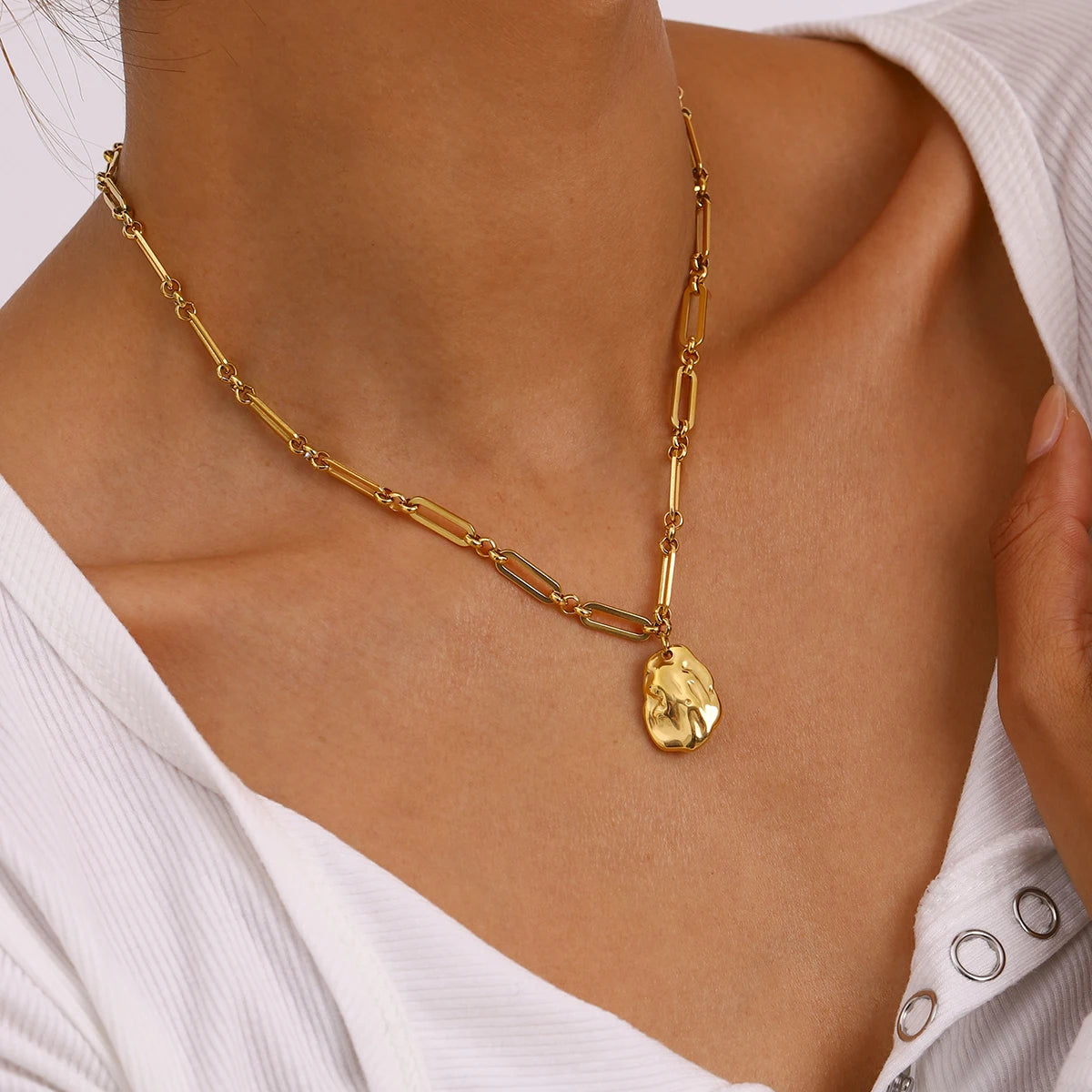 שרשרת תליון גאומטרית